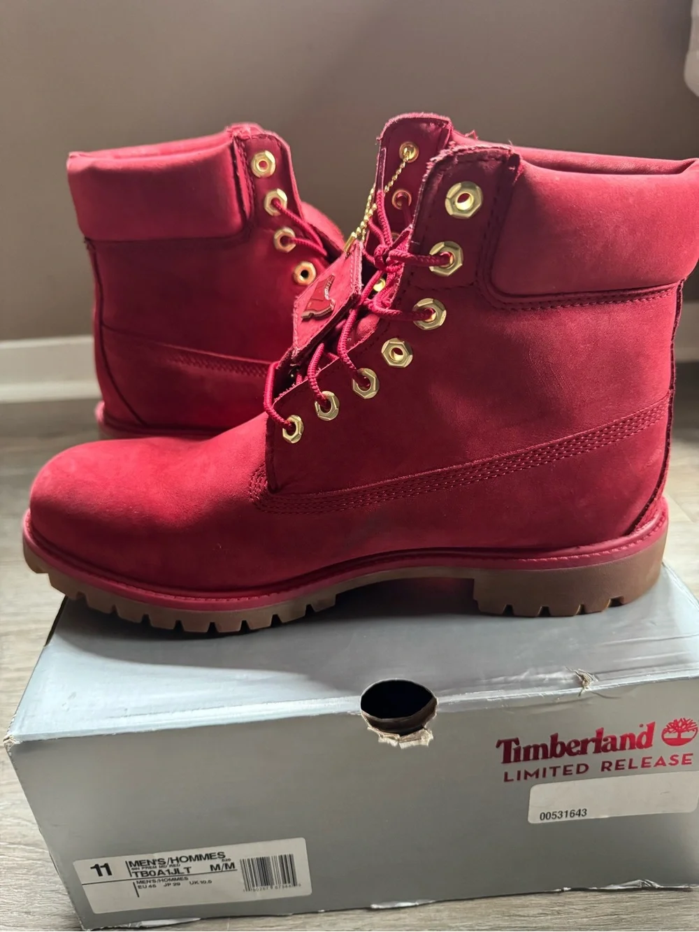 Timberland Men's 6-Inch Boot in Red with Gold Hardware